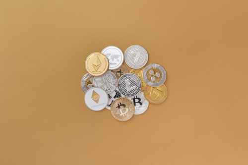 BTC SOL market overview showing Solana price chart and trading data